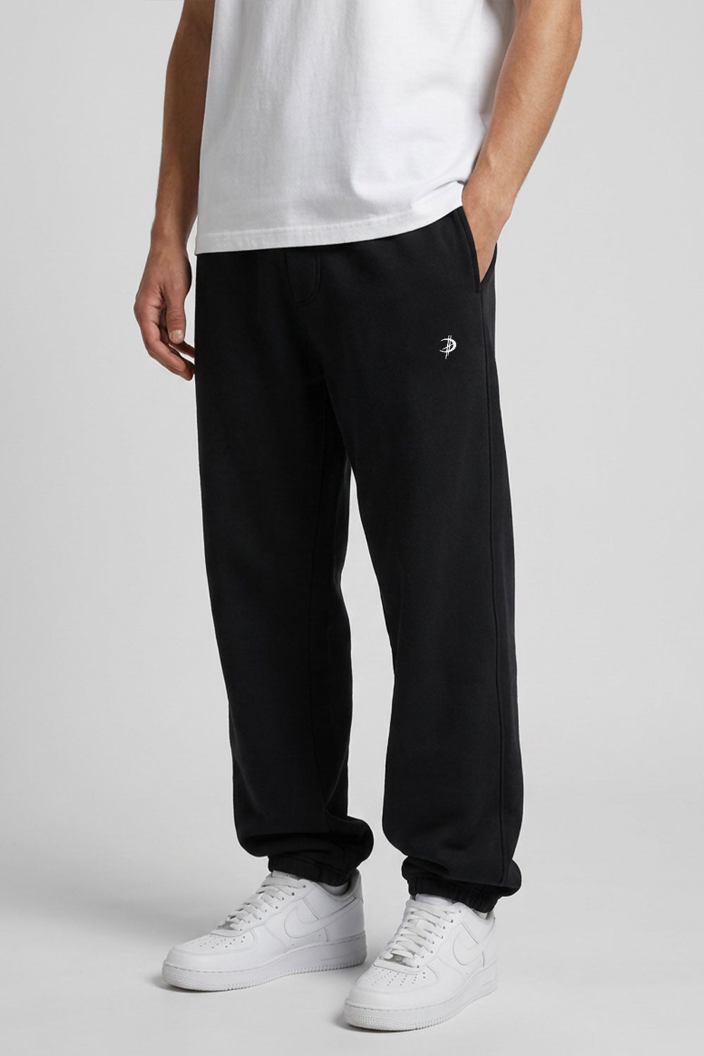 DEZHA DH LUNOX CUFFED PANTS – Premium Loose Fit Jogger mit gesticktem DH Lunox Logo, 330 GSM und hochwertigem Streetwear-Design.