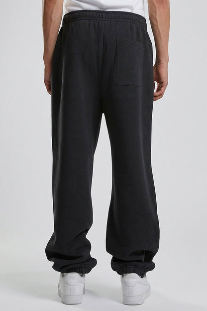 DEZHA DH LUNOX CUFFED PANTS – Premium Loose Fit Jogger mit gesticktem DH Lunox Logo, 330 GSM und hochwertigem Streetwear-Design.