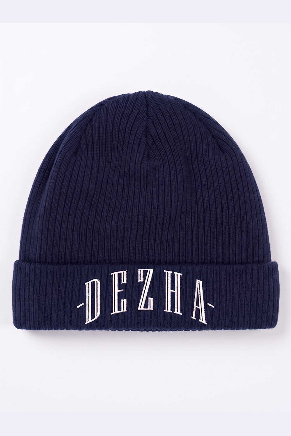 DEZHA BEANIE aus 100 % Baumwolle mit doppellagigem Strick, leichtem Gewebe und klassischem Umschlagdesign.