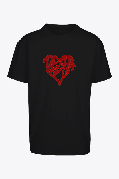 DEZHA Oversized T-Shirt mit rotem Herz-Logo, Heavy Cotton 240gsm, lässiger Oversized Fit.
DEZHA Oversized Shirt, rotes Herz-Design vorne, minimalistischer Streetwear Look.