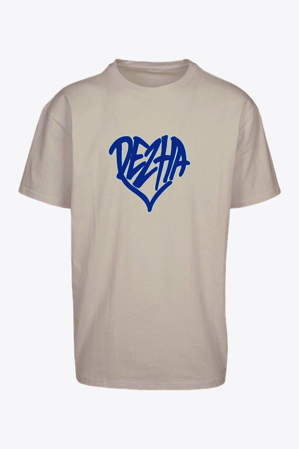 DEZHA Oversized T-Shirt mit blauem Herz-Logo, Oversized Fit, Heavy Cotton, urbaner Streetwear Look.
Rückseite DEZHA Oversized Shirt, blaues Herz vorne, minimalistisch & fair produziert.