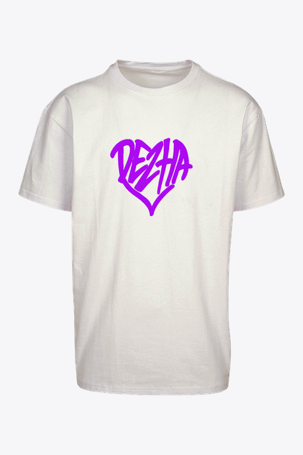 DEZHA Oversized T-Shirt mit lila Herz-Logo, markantes Streetwear Design, Heavy Cotton.
Rückseite DEZHA Oversized Shirt, lila Herz vorne, fair produziert & OEKO-TEX zertifiziert.